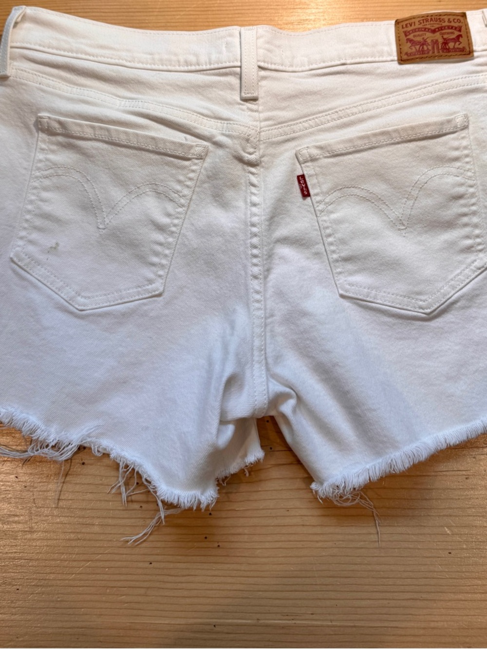 Levi's Shorts Denim Women Cut-Offs White Size 32 8/10/12